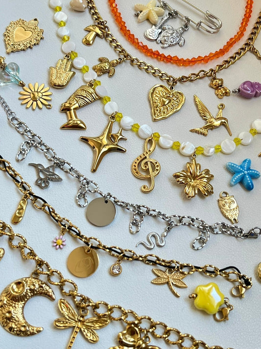 Symbolique et signification des charms pour bijoux personnalisés
