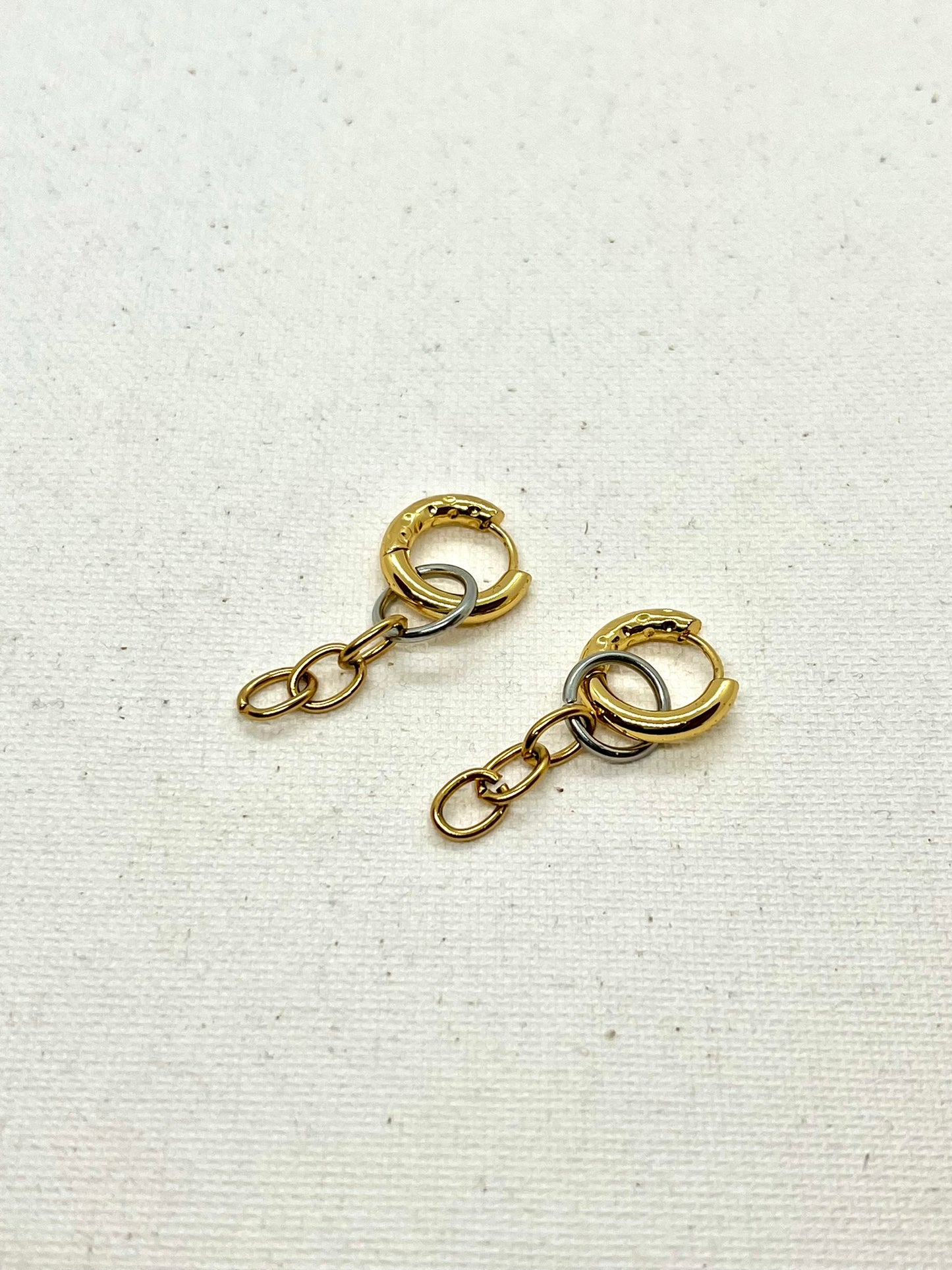 Boucles d'oreilles acier inoxydable créoles texturées avec maillon et chaîne modulable - VERSA