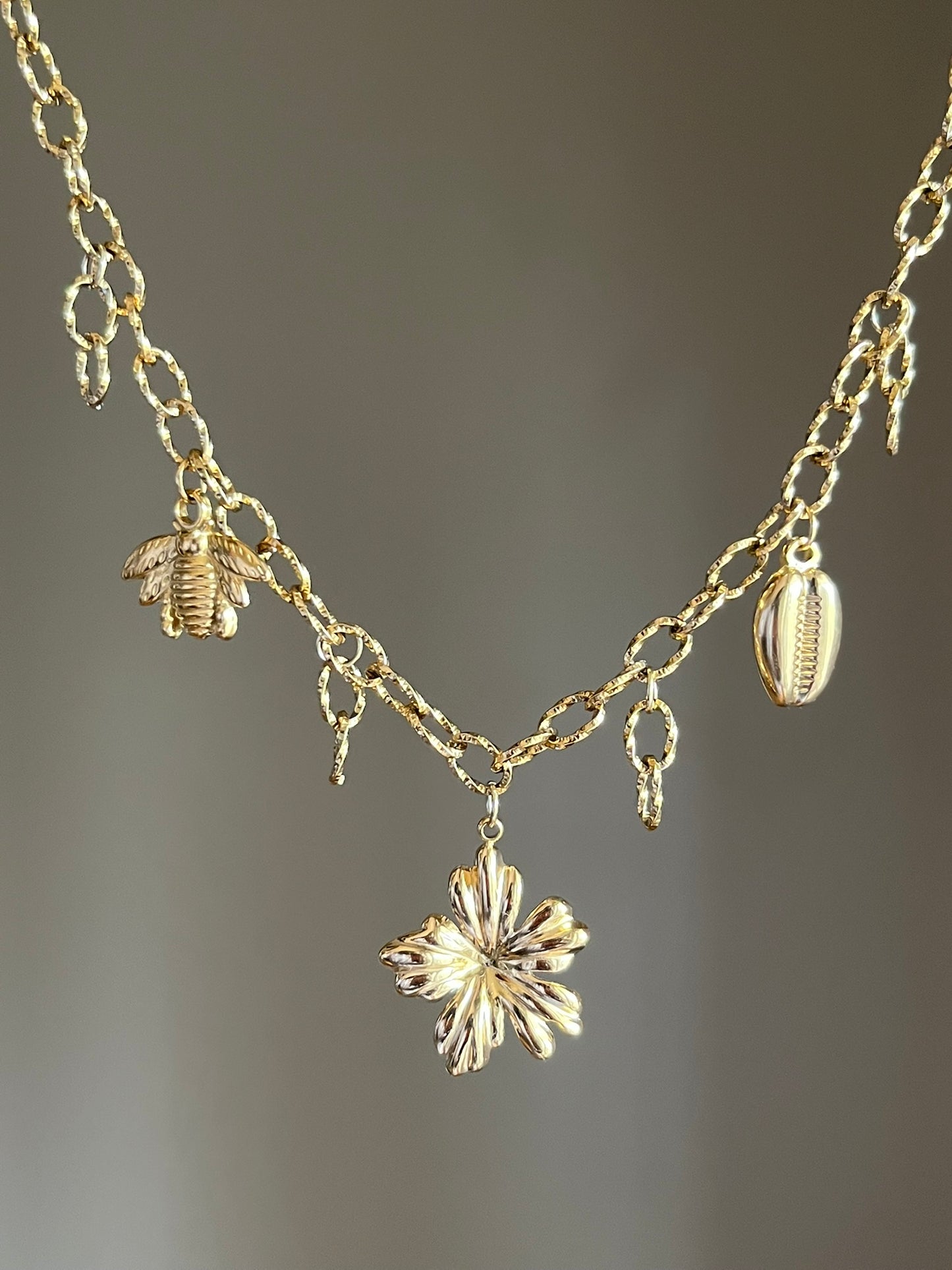 Collier charms mailles pendantes
