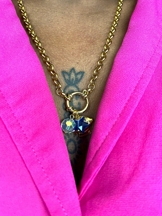 Collier à personnalsier avec charms DIVA porté - bijoux personnalisés