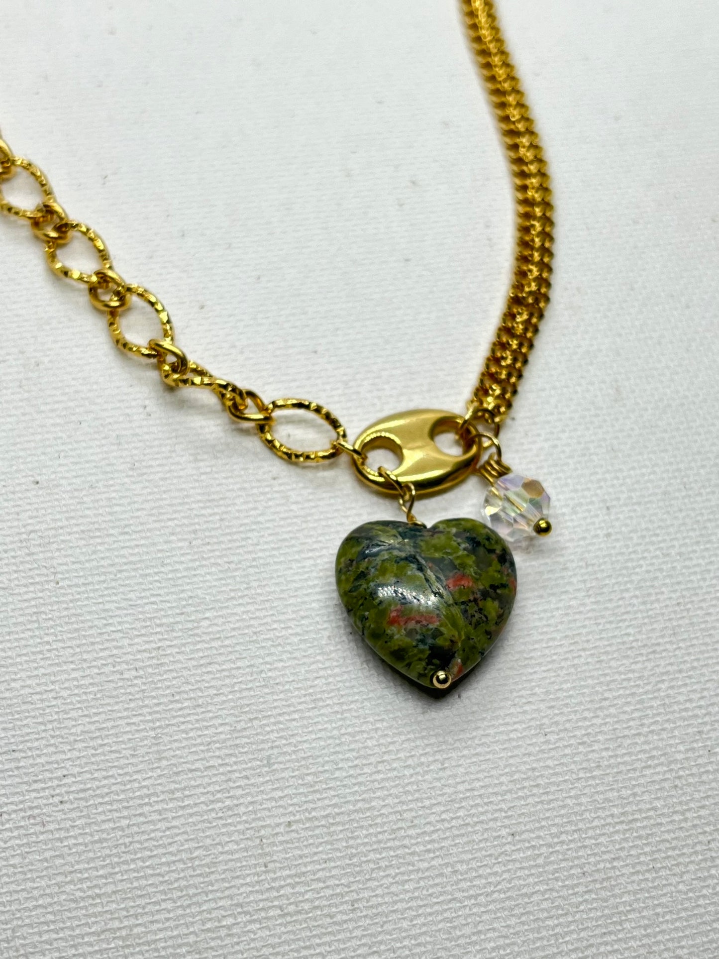 Collier asymétrique, mailles texturées pendentif en pierre et une perle de cristal de verre - Cœur de Pierre