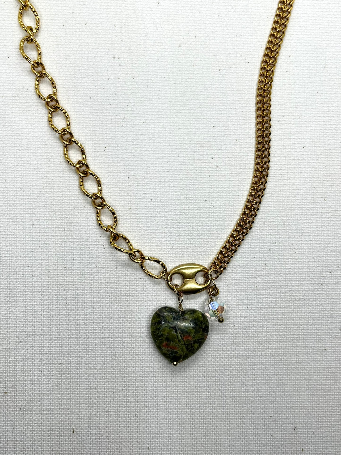 Collier asymétrique maille texturées pierre naturelle et perle cristal de verre Cœur de Pierre