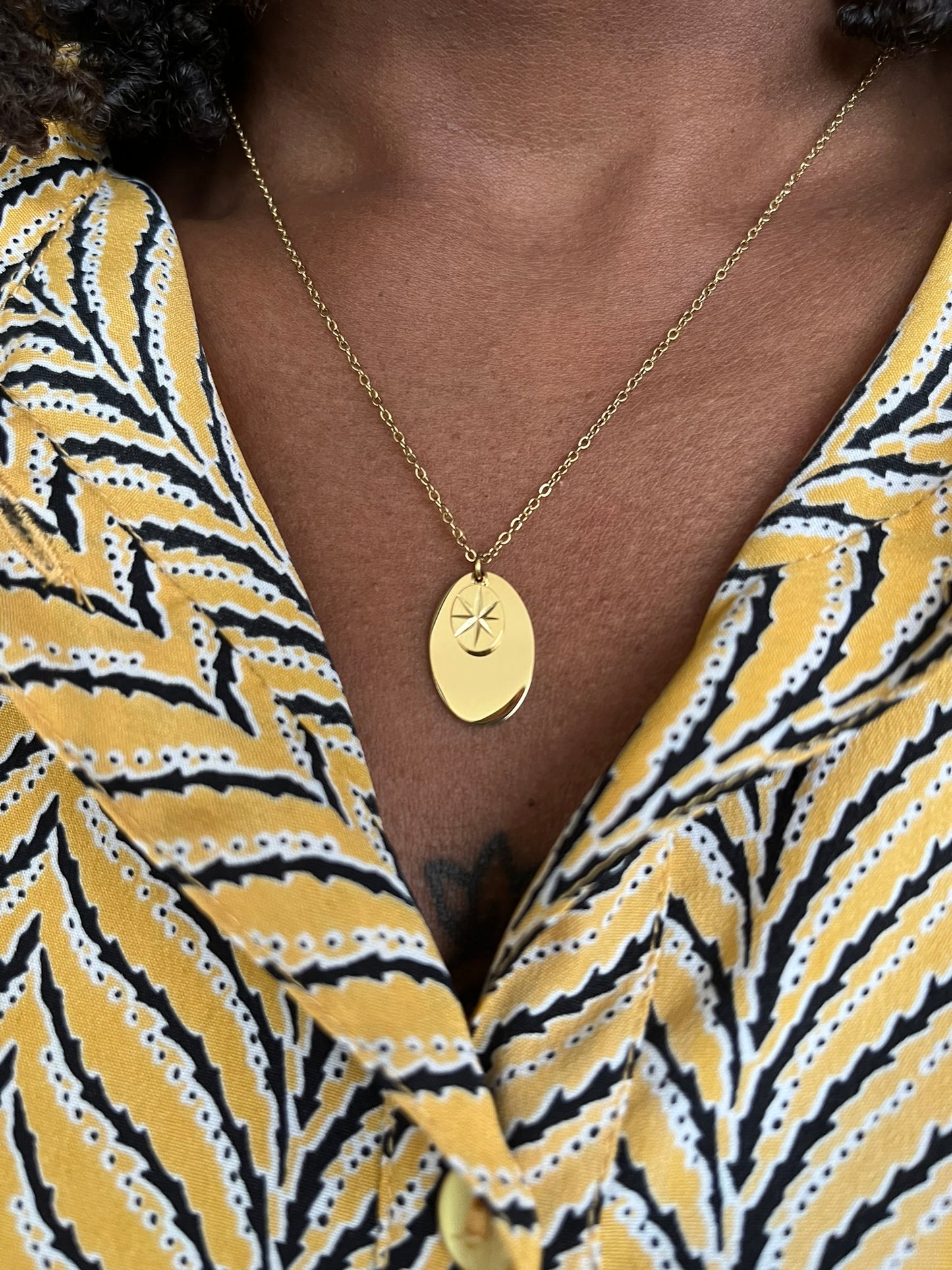 Collier personnalisé KENDRA - médaille à graver - cadeau personnalisé