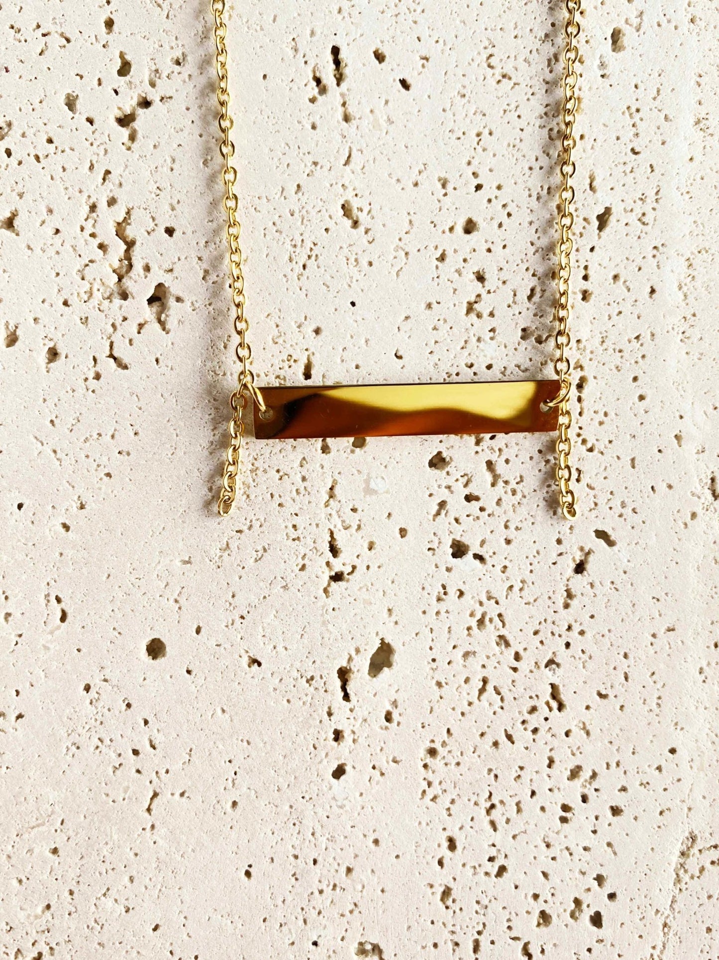 Collier plaque personalisé gravure IRINA - cadeau personnalisé