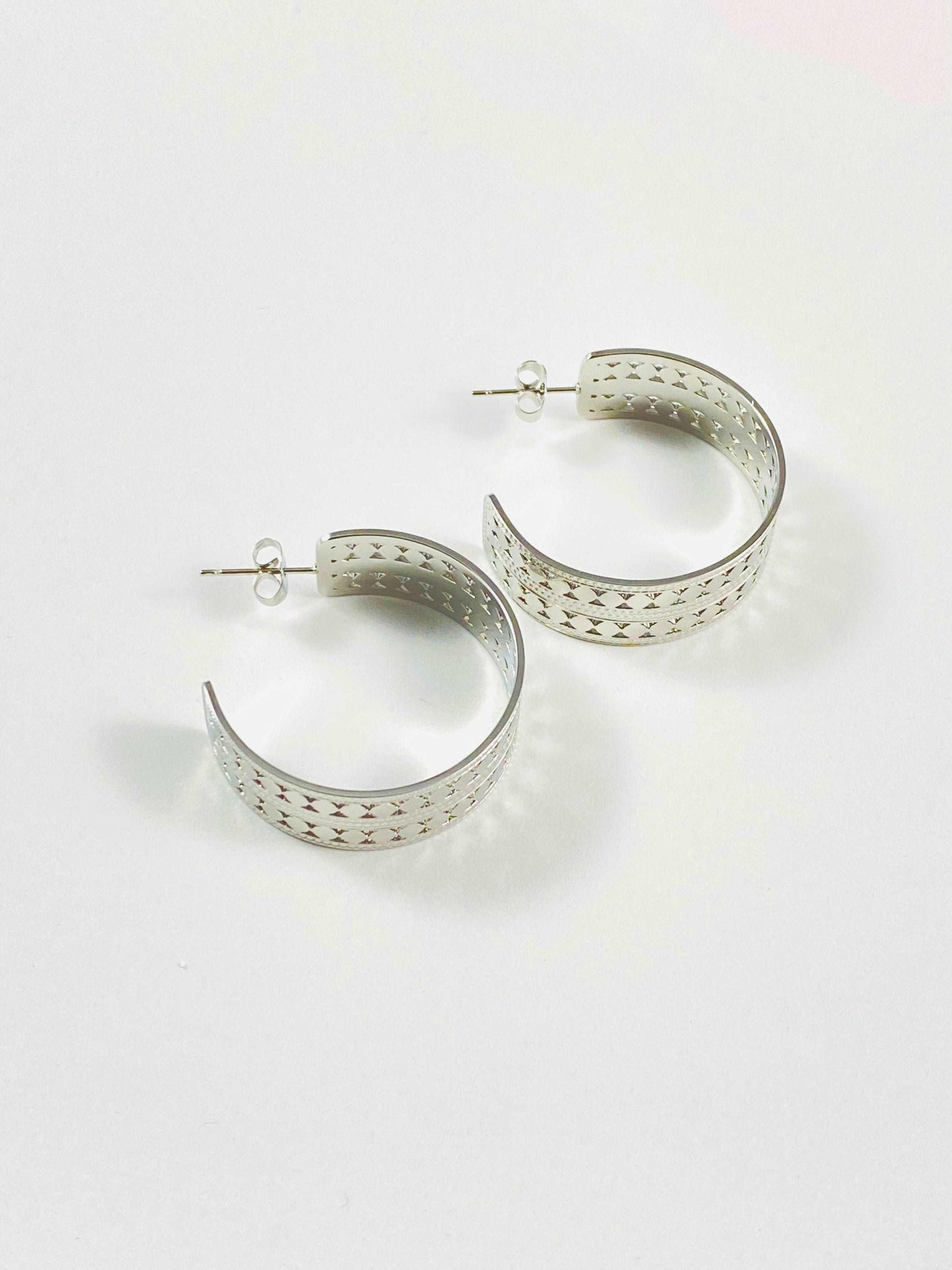 Larges boucles d'oreilles créoles argentées bijoux acier inoxydable
