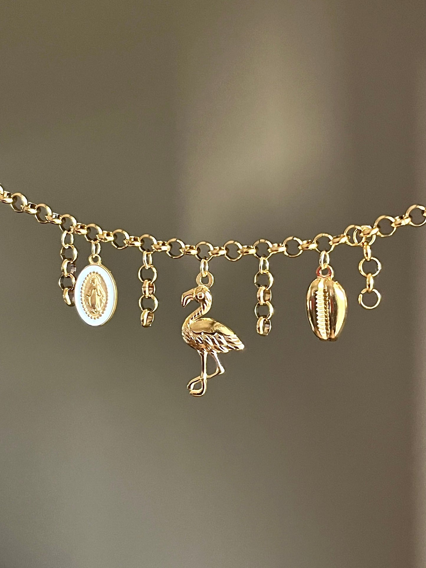 Bracelet charms mailles pendantes doré