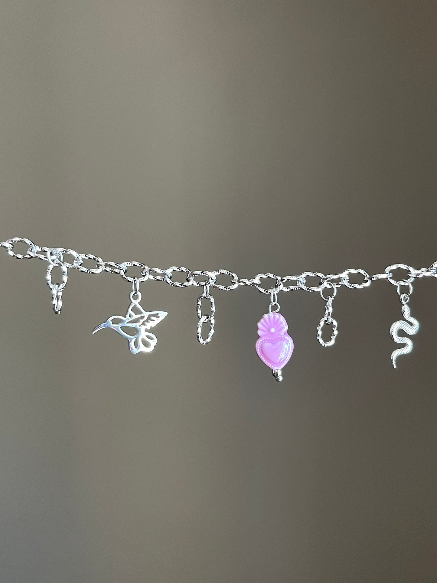 Bracelet charms mailles pendantes - KASSANDRE