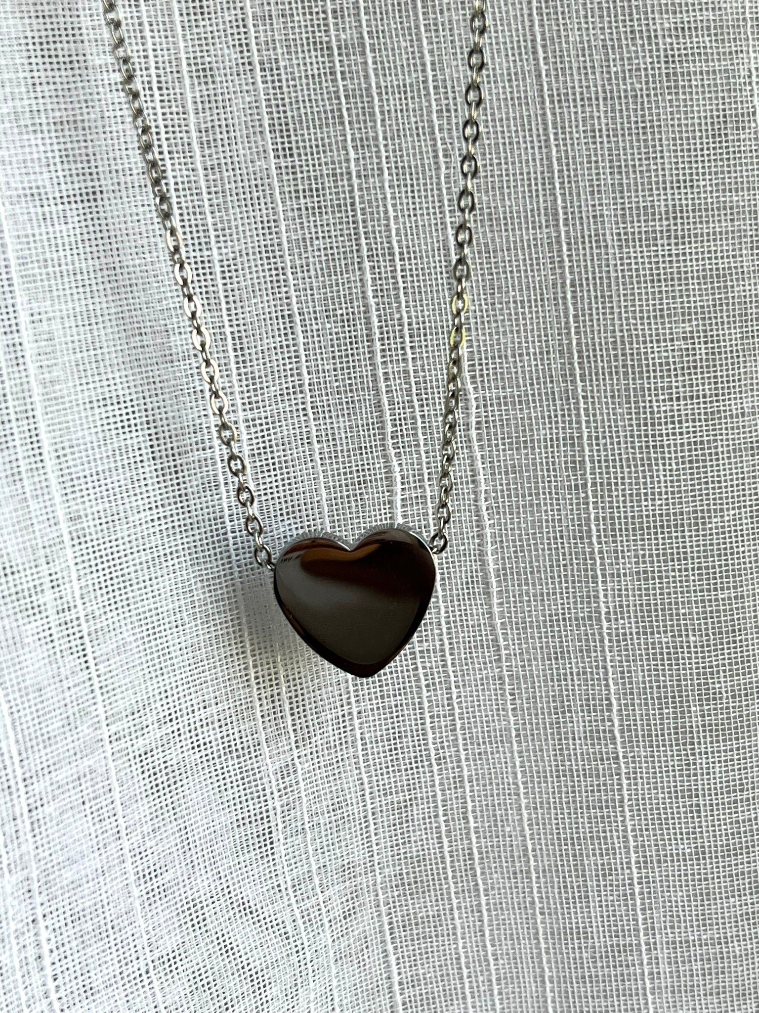 Collier coeur pendentif gravé coulissant argenté